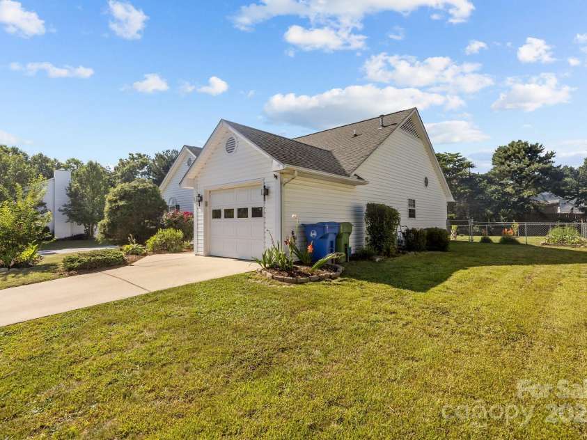 903 Woodhill Drive, Fletcher, NC 28732.  MLS# CAR4277439, YatesRealty ID 27890. 