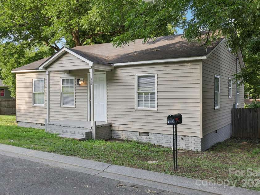 603 Paradise Street, Monroe, NC 28112.  MLS# CAR4275272, YatesRealty ID 27891. 