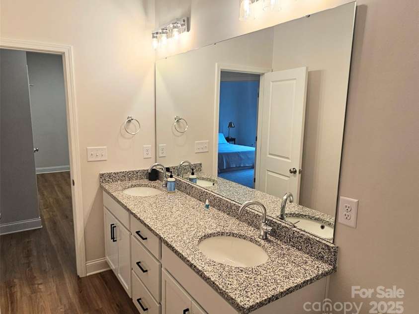 320 Lawrence Gray Road, Charlotte, NC 28262.  MLS# CAR4261052, YatesRealty ID 27892. 2nd full bath