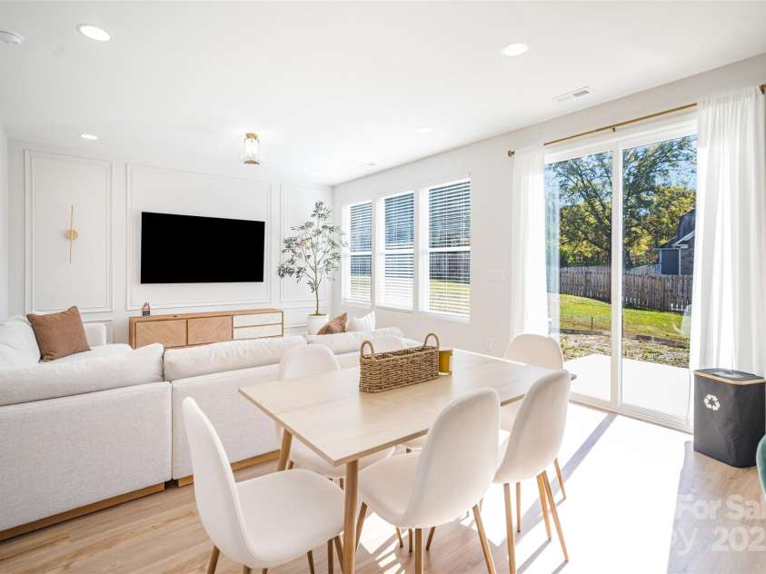 320 Lawrence Gray Road, Charlotte, NC 28262.  MLS# CAR4261052, YatesRealty ID 27892. Dining area