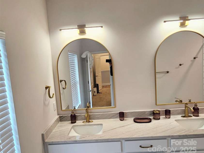 320 Lawrence Gray Road, Charlotte, NC 28262.  MLS# CAR4261052, YatesRealty ID 27892. Primary bathroom