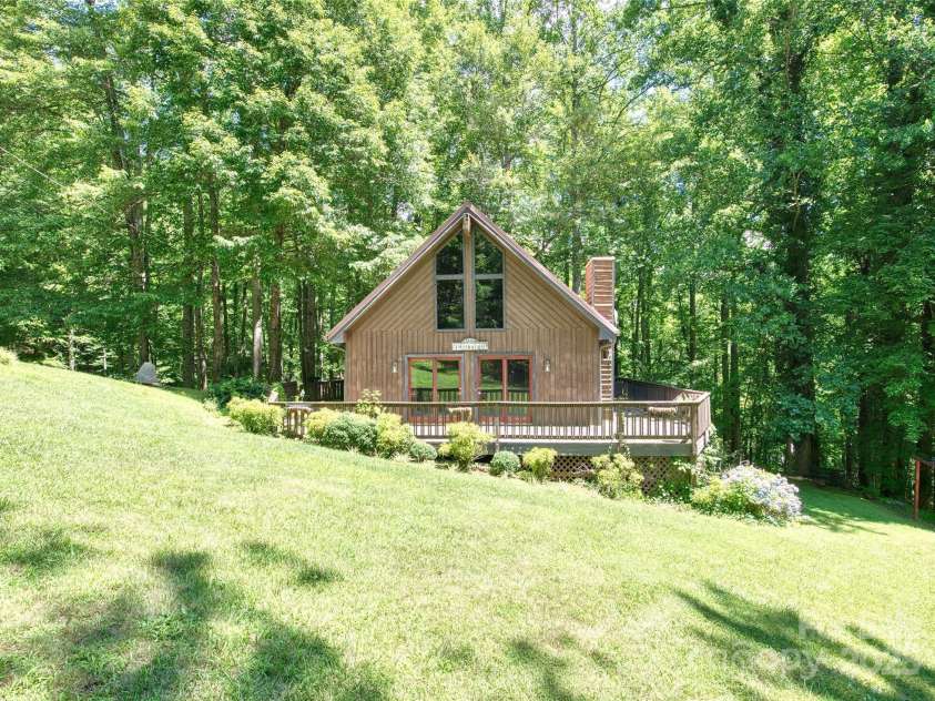 116 Treetops Drive, Candler, NC 28715.  MLS# CAR4278865, YatesRealty ID 27893. 