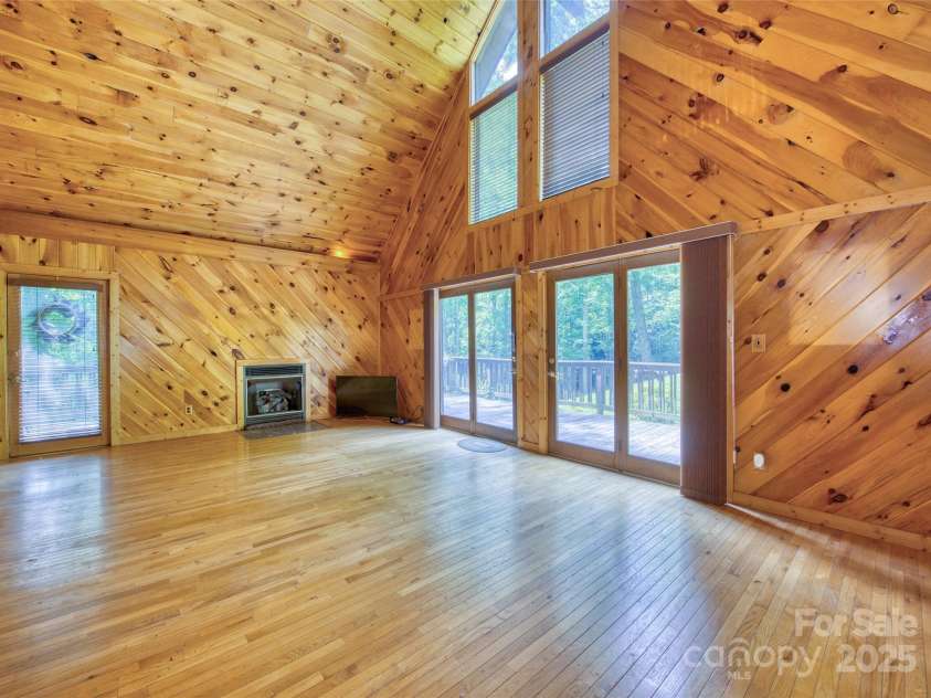 116 Treetops Drive, Candler, NC 28715.  MLS# CAR4278865, YatesRealty ID 27893. 