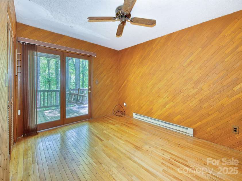 116 Treetops Drive, Candler, NC 28715.  MLS# CAR4278865, YatesRealty ID 27893. 