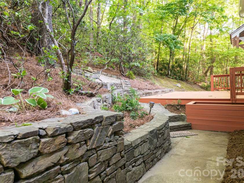 7 Timber Park Drive, Black Mountain, NC 28711.  MLS# CAR4381343, YatesRealty ID 27893. 