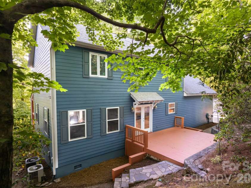 7 Timber Park Drive, Black Mountain, NC 28711.  MLS# CAR4381343, YatesRealty ID 27893. 