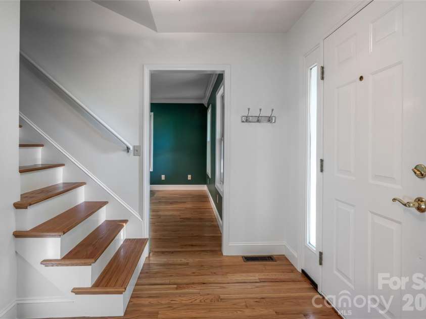 7 Timber Park Drive, Black Mountain, NC 28711.  MLS# CAR4381343, YatesRealty ID 27893. 