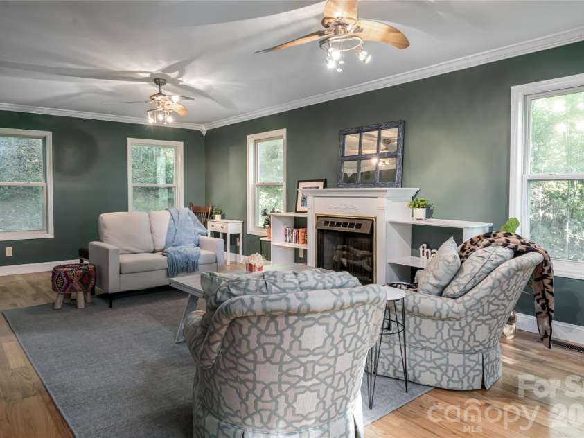 7 Timber Park Drive, Black Mountain, NC 28711.  MLS# CAR4381343, YatesRealty ID 27893. 