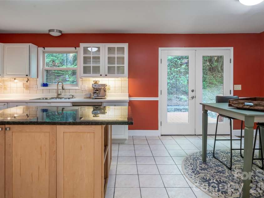 7 Timber Park Drive, Black Mountain, NC 28711.  MLS# CAR4381343, YatesRealty ID 27893. 