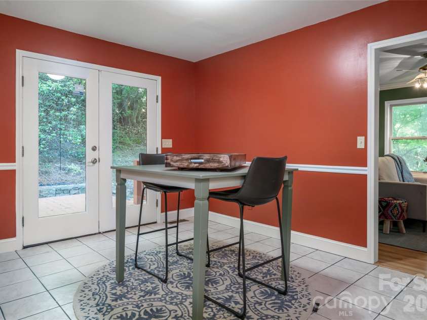 7 Timber Park Drive, Black Mountain, NC 28711.  MLS# CAR4381343, YatesRealty ID 27893. 