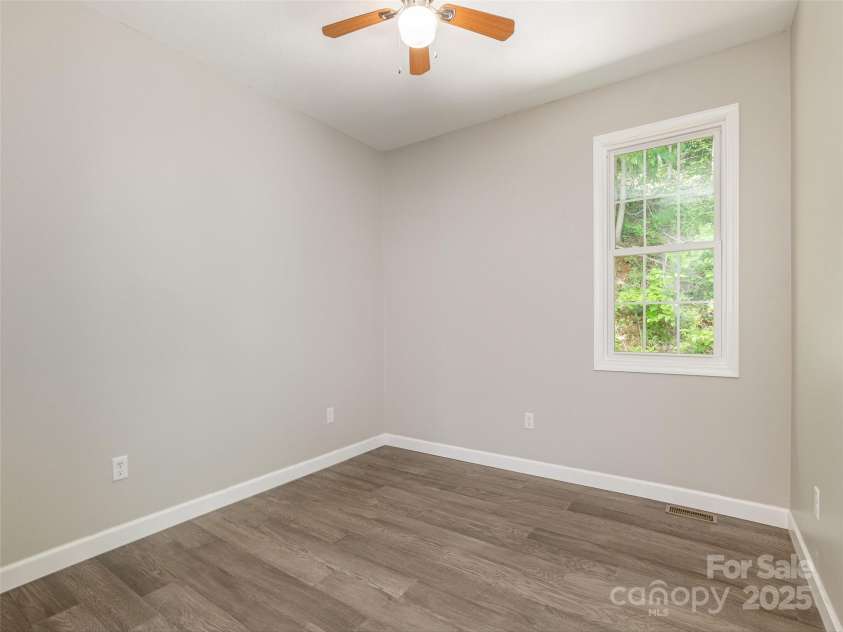 264 Splitrail Drive, Hendersonville, NC 28792.  MLS# CAR4260165, YatesRealty ID 27894. 3rd Bedroom/Office Space