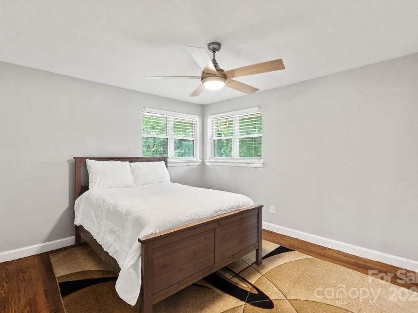 1810 13th Avenue, Hickory, NC 28601.  MLS# CAR4264694, YatesRealty ID 27895. 