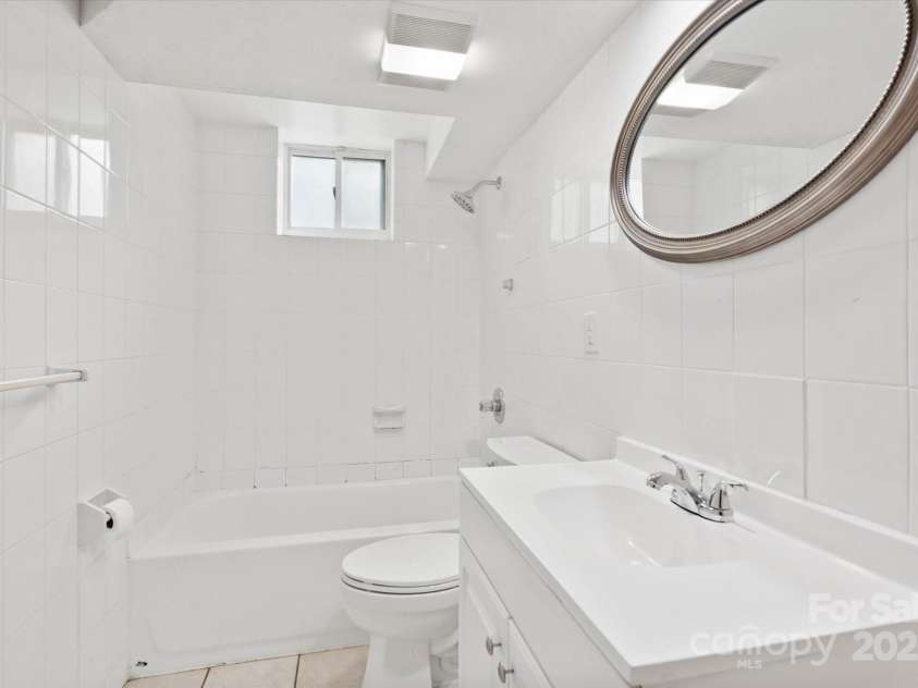 1810 13th Avenue, Hickory, NC 28601.  MLS# CAR4264694, YatesRealty ID 27895. 