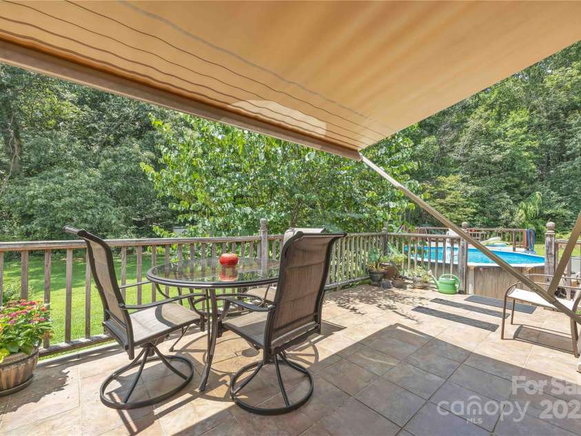 137 Proust Road, Statesville, NC 28625.  MLS# CAR4273855, YatesRealty ID 27896. 