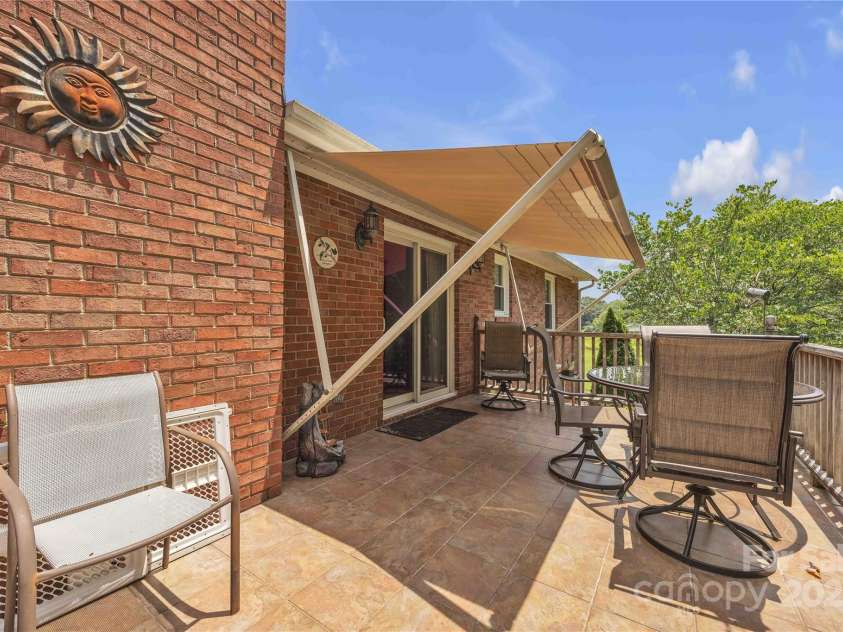 137 Proust Road, Statesville, NC 28625.  MLS# CAR4273855, YatesRealty ID 27896. 