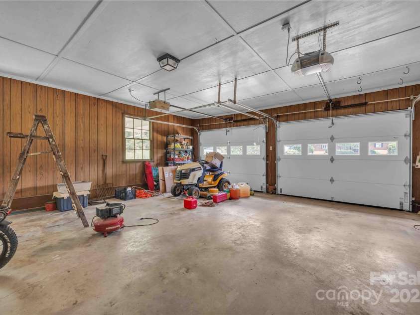 137 Proust Road, Statesville, NC 28625.  MLS# CAR4273855, YatesRealty ID 27896. 