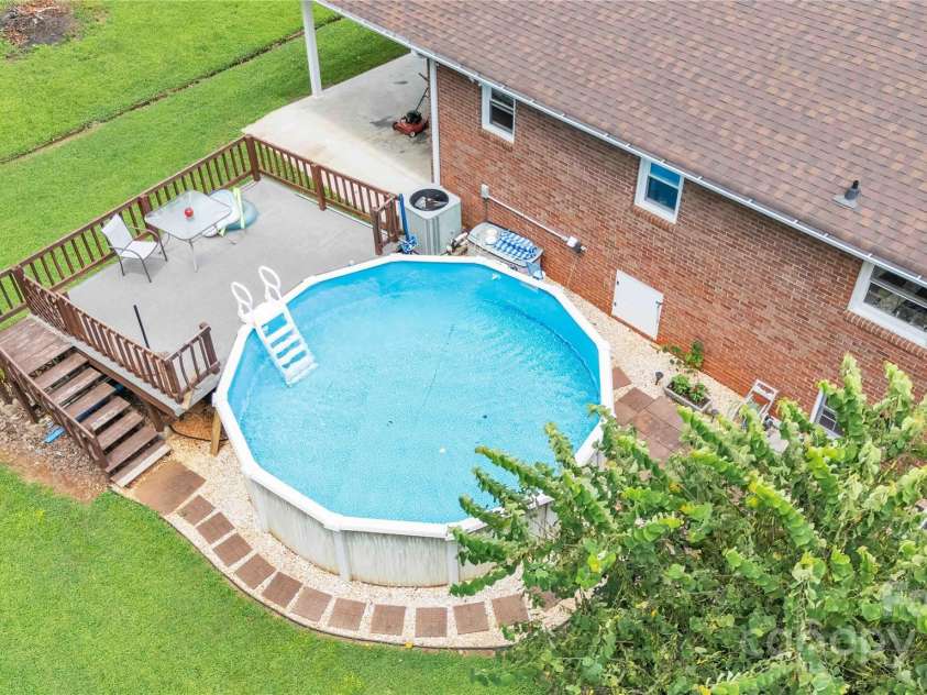 137 Proust Road, Statesville, NC 28625.  MLS# CAR4273855, YatesRealty ID 27896. 