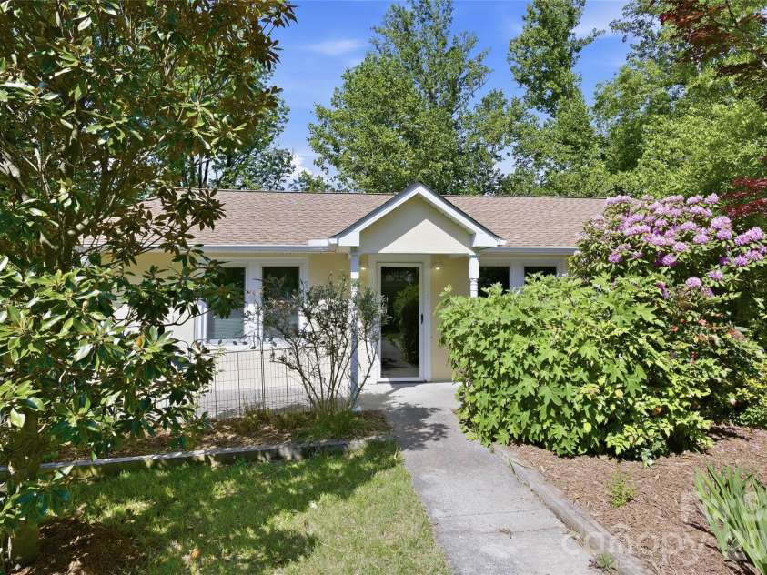 70 Cedar Street, Asheville, NC 28803.  MLS# CAR4378212, YatesRealty ID 27897. 