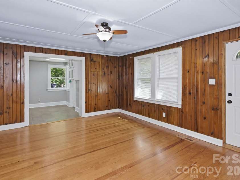 70 Cedar Street, Asheville, NC 28803.  MLS# CAR4378212, YatesRealty ID 27897. 