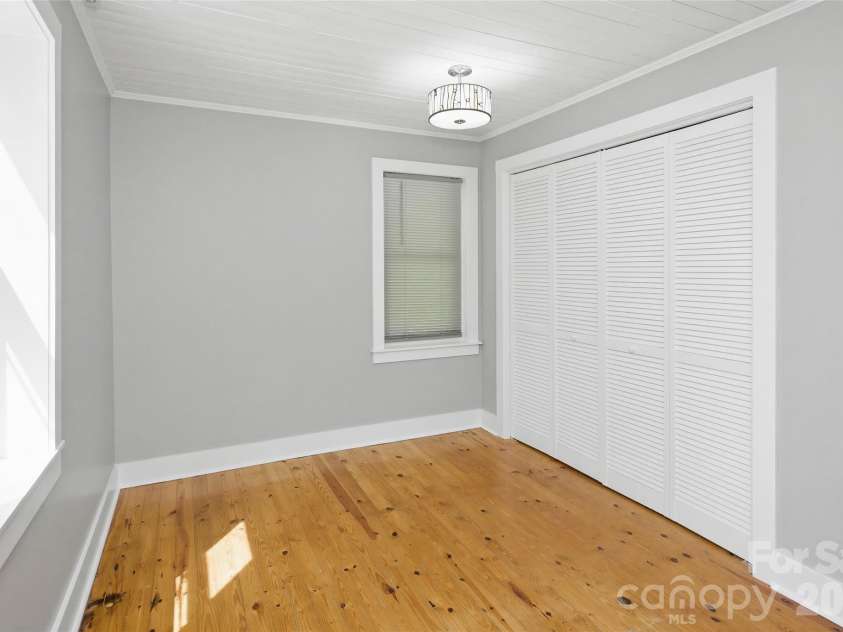 70 Cedar Street, Asheville, NC 28803.  MLS# CAR4378212, YatesRealty ID 27897. 