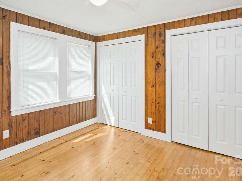 70 Cedar Street, Asheville, NC 28803.  MLS# CAR4378212, YatesRealty ID 27897. 
