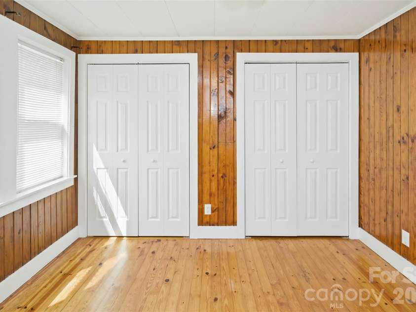70 Cedar Street, Asheville, NC 28803.  MLS# CAR4378212, YatesRealty ID 27897. 