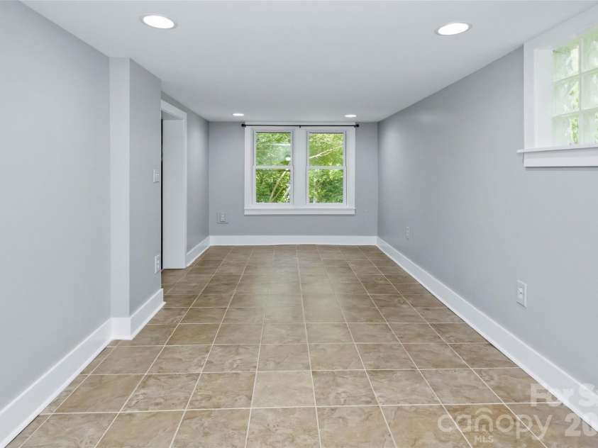 70 Cedar Street, Asheville, NC 28803.  MLS# CAR4378212, YatesRealty ID 27897. 