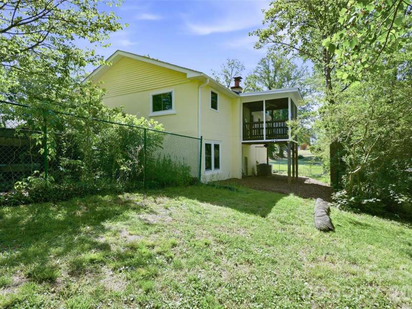 70 Cedar Street, Asheville, NC 28803.  MLS# CAR4378212, YatesRealty ID 27897. 