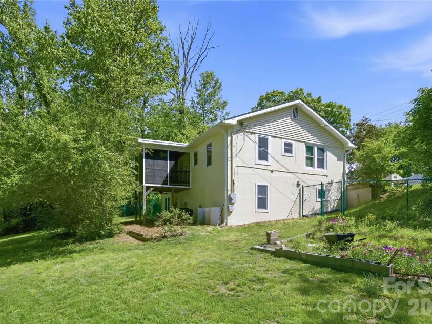 70 Cedar Street, Asheville, NC 28803.  MLS# CAR4378212, YatesRealty ID 27897. 