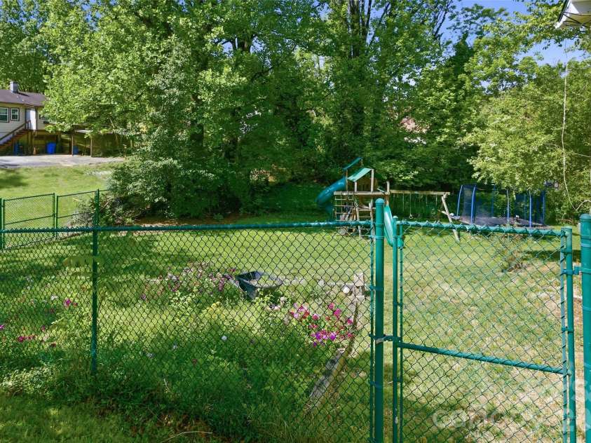 70 Cedar Street, Asheville, NC 28803.  MLS# CAR4378212, YatesRealty ID 27897. 