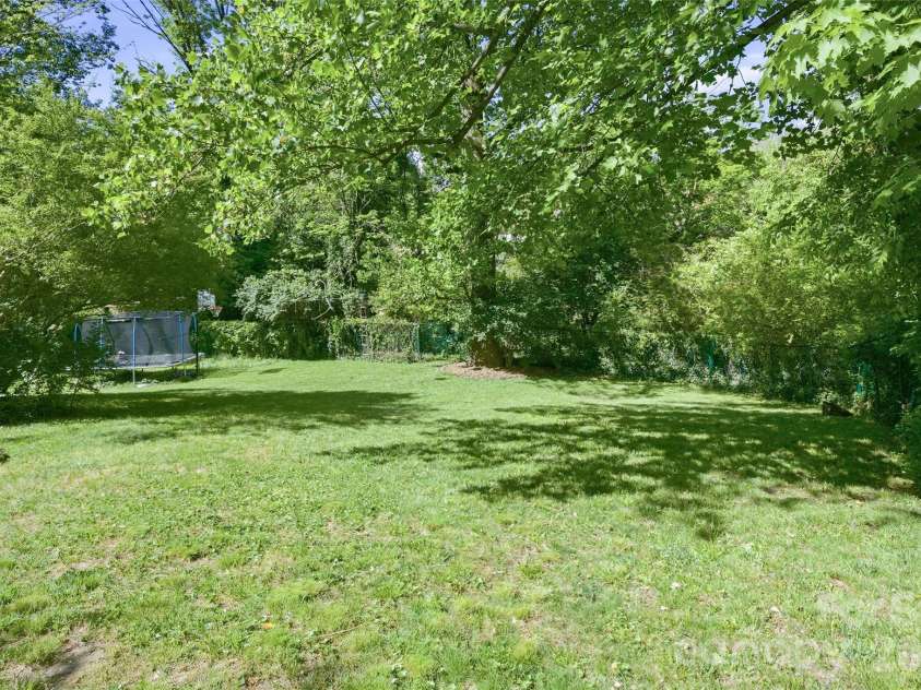 70 Cedar Street, Asheville, NC 28803.  MLS# CAR4378212, YatesRealty ID 27897. 