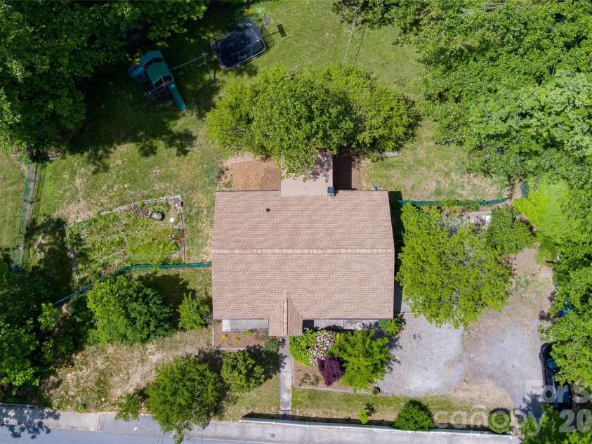 70 Cedar Street, Asheville, NC 28803.  MLS# CAR4378212, YatesRealty ID 27897. 