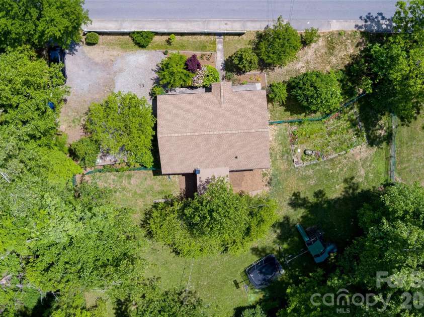 70 Cedar Street, Asheville, NC 28803.  MLS# CAR4378212, YatesRealty ID 27897. 