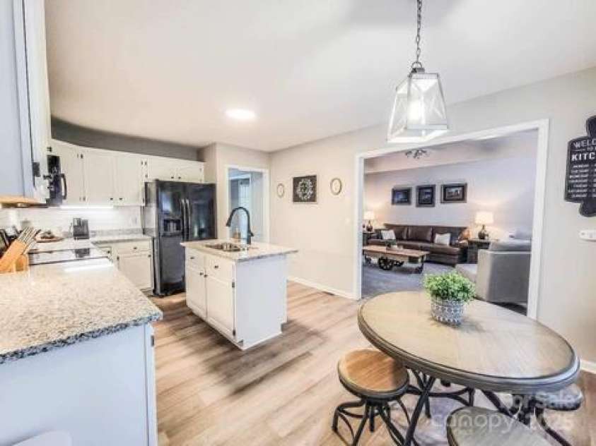 6231 Kentwood Drive, Kannapolis, NC 28081.  MLS# CAR4252853, YatesRealty ID 279. 