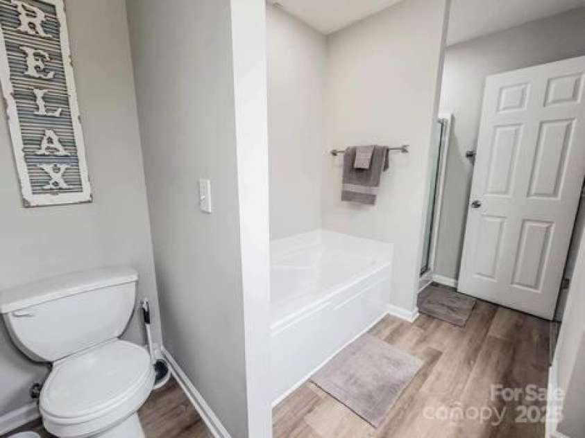 6231 Kentwood Drive, Kannapolis, NC 28081.  MLS# CAR4252853, YatesRealty ID 279. 