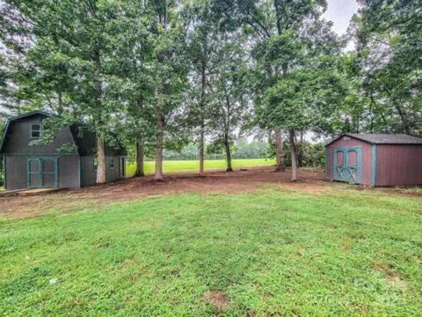 6231 Kentwood Drive, Kannapolis, NC 28081.  MLS# CAR4252853, YatesRealty ID 279. 