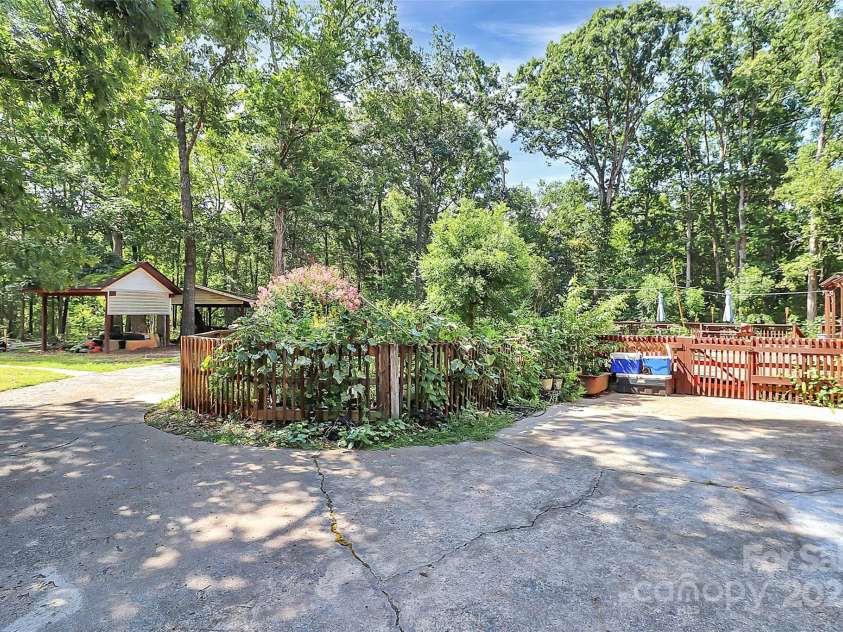 1940 Rock Hill Church Road, Matthews, NC 28104.  MLS# CAR4275289, YatesRealty ID 2790. 