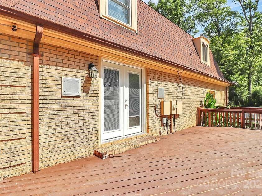 1940 Rock Hill Church Road, Matthews, NC 28104.  MLS# CAR4275289, YatesRealty ID 2790. 