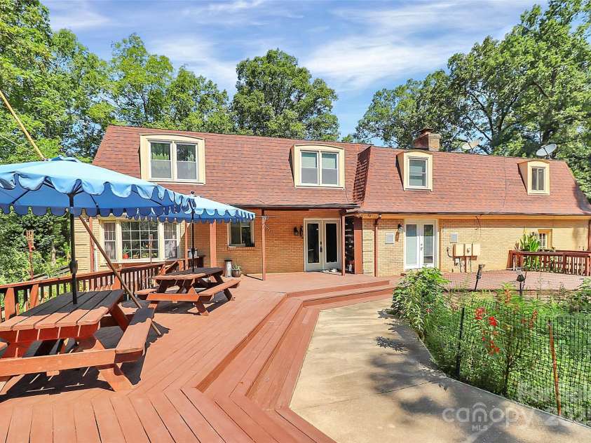 1940 Rock Hill Church Road, Matthews, NC 28104.  MLS# CAR4275289, YatesRealty ID 2790. 