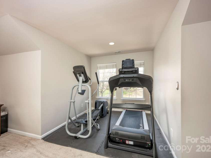 3329 Brownes Creek Road, Charlotte, NC 28269.  MLS# CAR4232626, YatesRealty ID 2790. Bonus room alcove on 2nd level