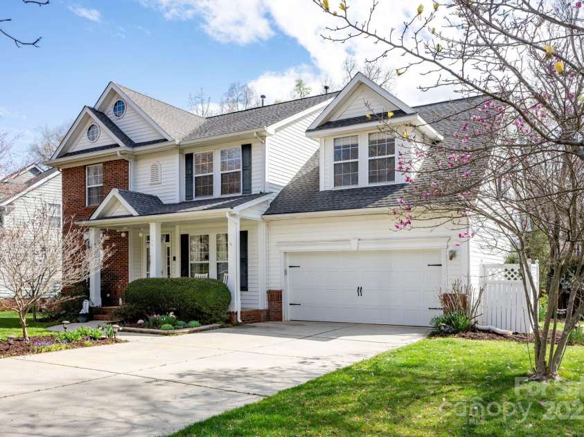 3329 Brownes Creek Road, Charlotte, NC 28269.  MLS# CAR4232626, YatesRealty ID 2790. Welcome Home!