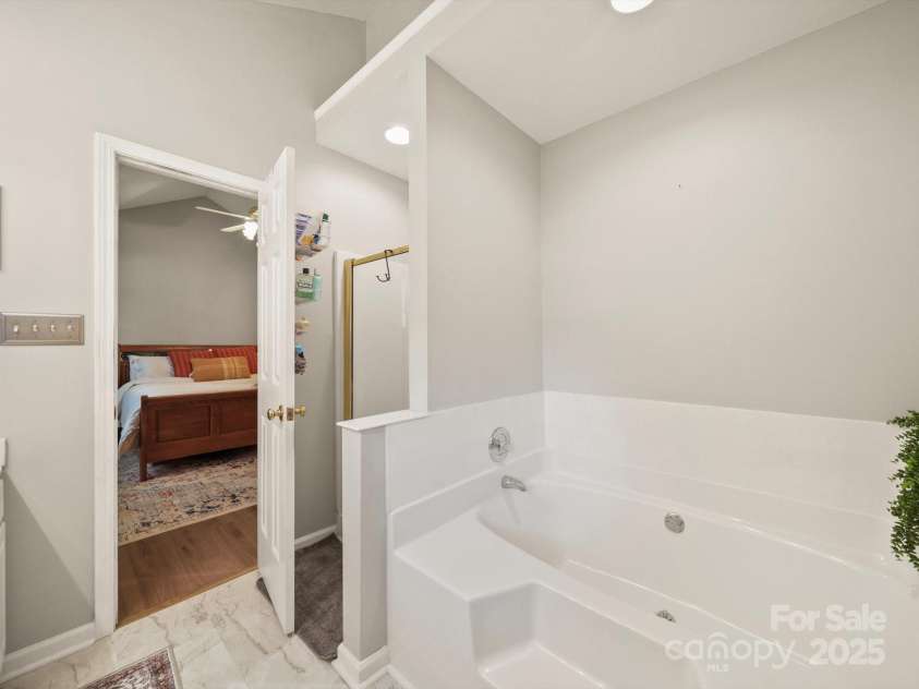 4135 Medford Drive, Concord, NC 28027.  MLS# CAR4282325, YatesRealty ID 27900. 