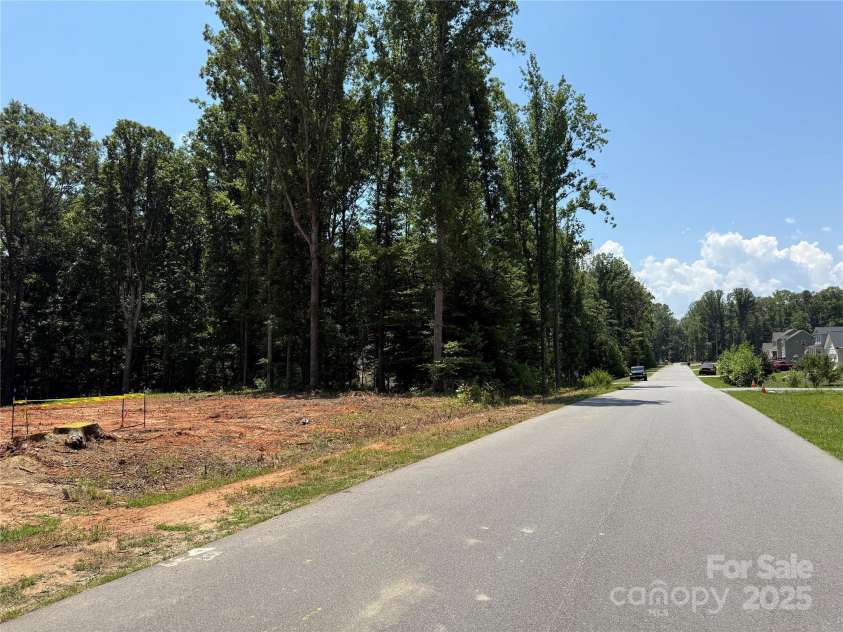 219 Barra Drive, Waxhaw, NC 28173.  MLS# CAR4279116, YatesRealty ID 27902. 
