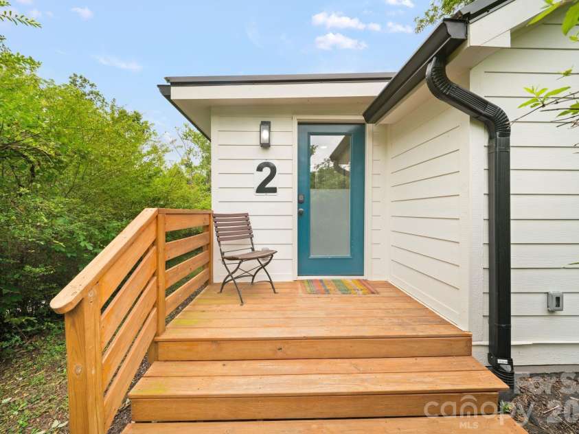 2 Laban Lane, Asheville, NC 28805.  MLS# CAR4381795, YatesRealty ID 27903. 