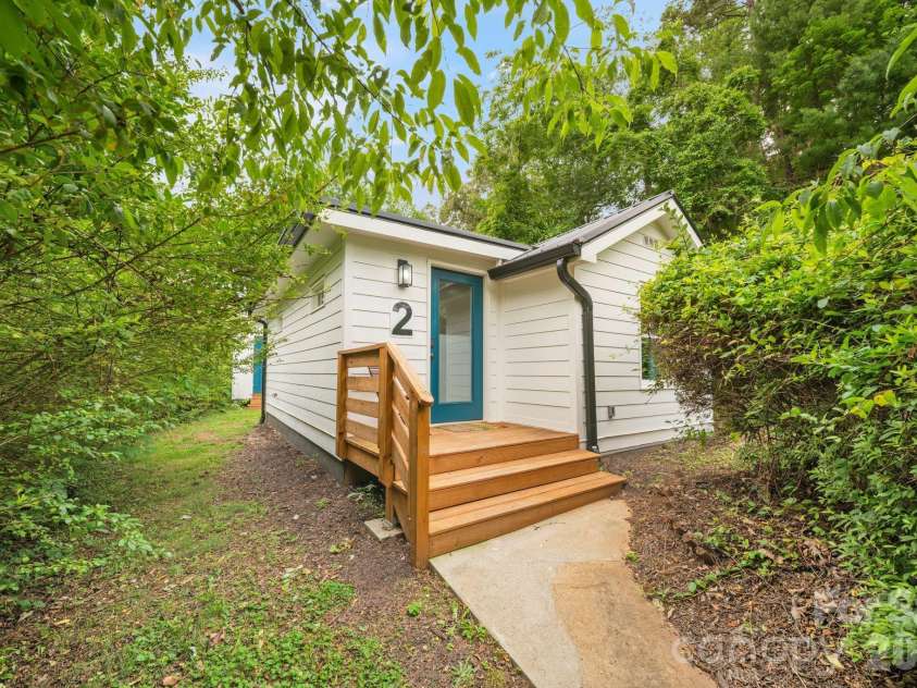 2 Laban Lane, Asheville, NC 28805.  MLS# CAR4381795, YatesRealty ID 27903. 