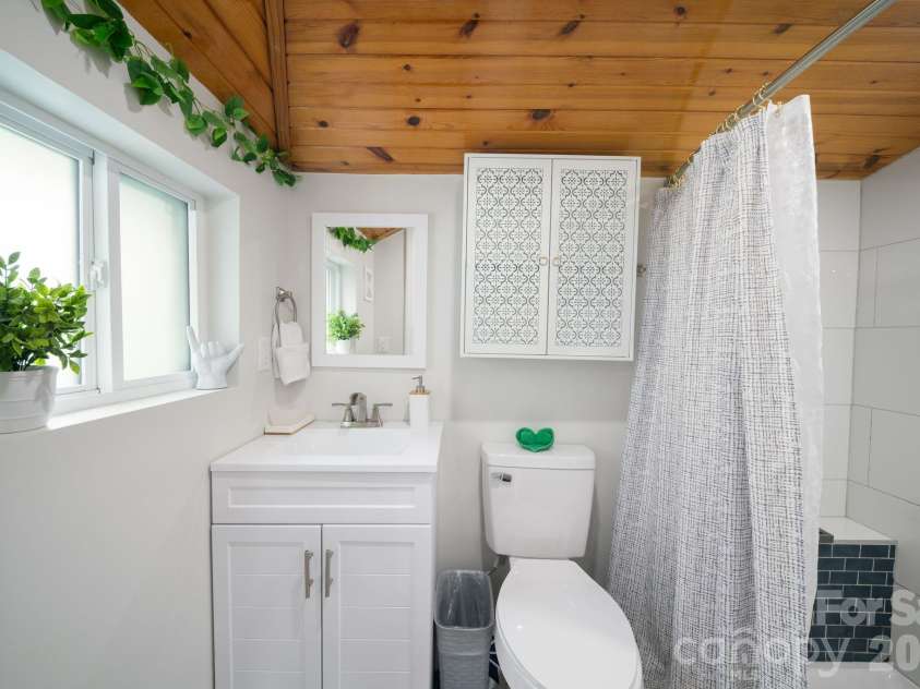 2 Laban Lane, Asheville, NC 28805.  MLS# CAR4381795, YatesRealty ID 27903. 