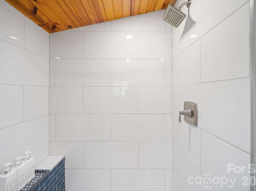 2 Laban Lane, Asheville, NC 28805.  MLS# CAR4381795, YatesRealty ID 27903. 