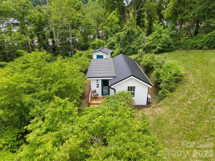2 Laban Lane, Asheville, NC 28805.  MLS# CAR4381795, YatesRealty ID 27903. 