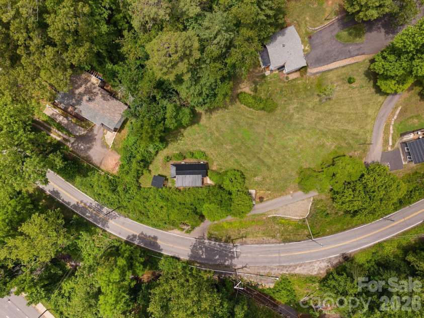 2 Laban Lane, Asheville, NC 28805.  MLS# CAR4381795, YatesRealty ID 27903. 