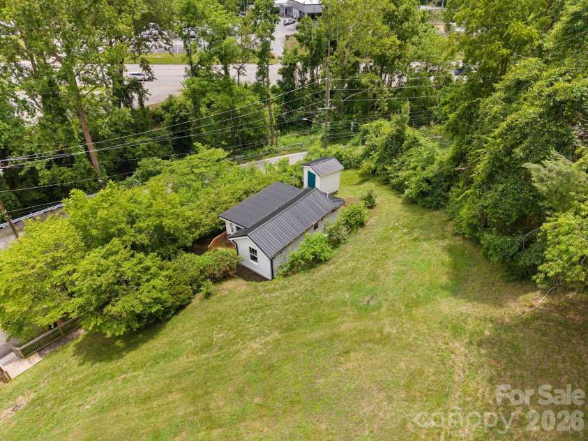 2 Laban Lane, Asheville, NC 28805.  MLS# CAR4381795, YatesRealty ID 27903. 